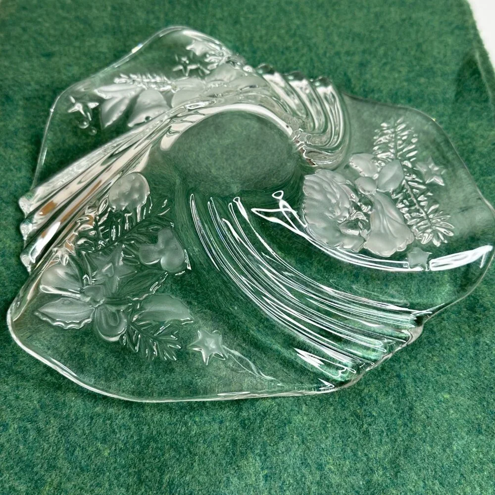 Vintage Mikasa Etched Glass Christmas Medley Bowl Candy Dish With Holiday Design